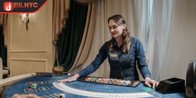 Baccarat J88 Khám phá Sức Hấp dẫn Của Trò Chơi Bài Hoàng Gia 4 Chiến thuật theo cầu 1-1