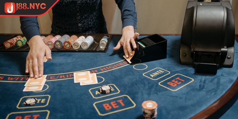 Baccarat J88 Khám phá Sức Hấp dẫn Của Trò Chơi Bài Hoàng Gia 3 Luật rút bài Baccarat J88